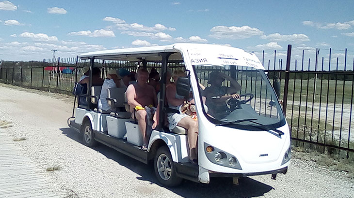 Соленые озера Соль-Илецка, автобус до грязевого озера Тузлучное.