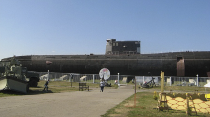 Площадки военно-морского флота, музей техники и вооружения в Тольятти.