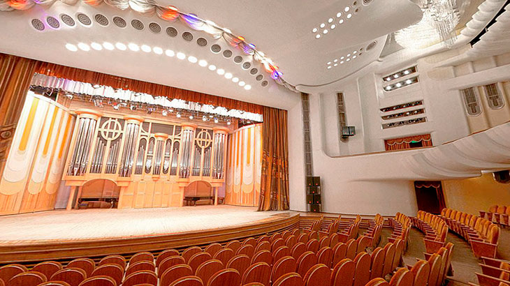 Фотография зала государственной филармонии в Самаре.