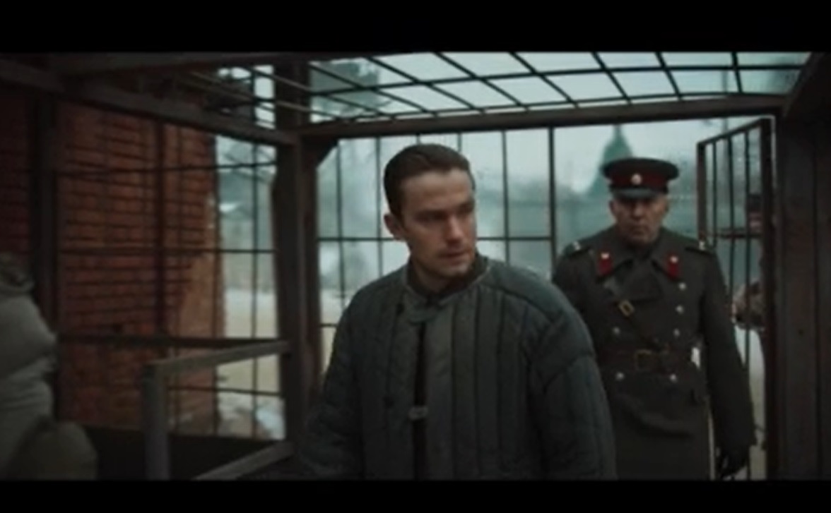 Освобождение из колонии (кадры из фильма Стрельцов).